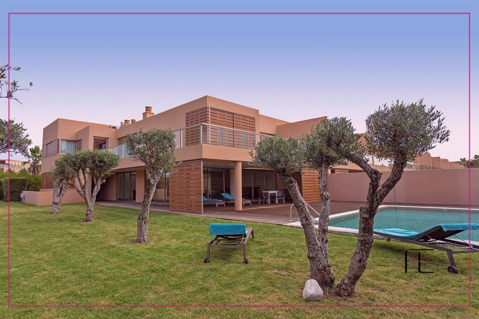 Moradia em Banda T4 Venda em Guia,Albufeira