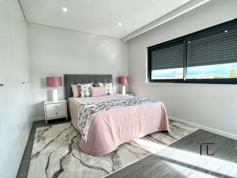 Apartamento T4 Venda em Quelfes,Olhão