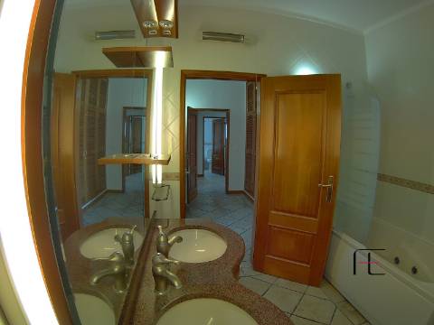 Moradia T5 Venda em Sesimbra (Castelo),Sesimbra