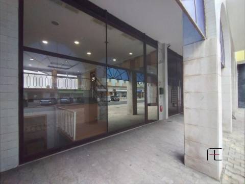 Loja  Venda em Alto do Seixalinho, Santo André e Verderena,Barreiro