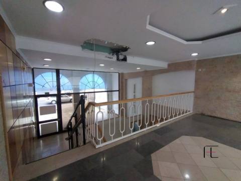 Loja  Venda em Alto do Seixalinho, Santo André e Verderena,Barreiro