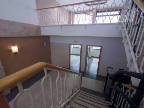 Loja  Venda em Alto do Seixalinho, Santo André e Verderena,Barreiro