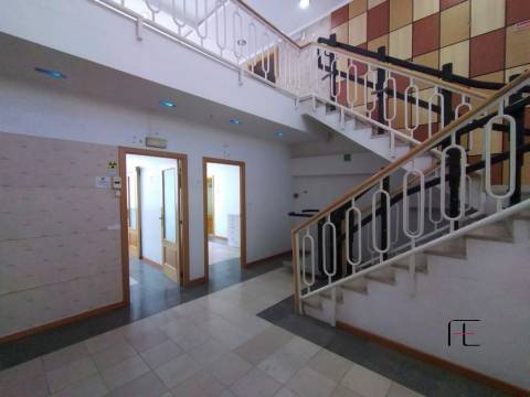 Loja  Venda em Alto do Seixalinho, Santo André e Verderena,Barreiro