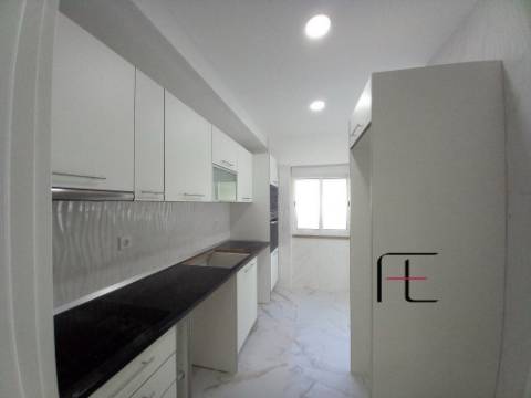 Apartamento T2 Venda em Amora,Seixal