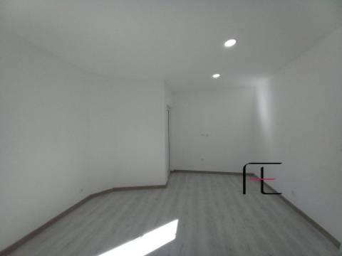Apartamento T2 Venda em Amora,Seixal