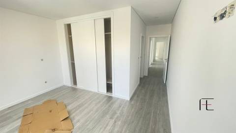 Moradia Geminada T4 Venda em Fernão Ferro,Seixal