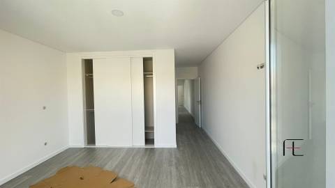 Moradia Geminada T4 Venda em Fernão Ferro,Seixal