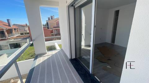 Moradia Geminada T4 Venda em Fernão Ferro,Seixal