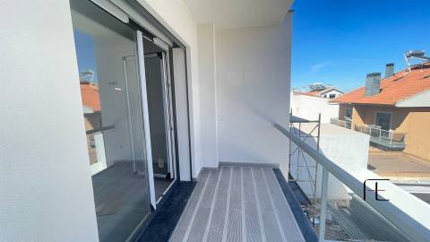 Moradia Geminada T4 Venda em Fernão Ferro,Seixal