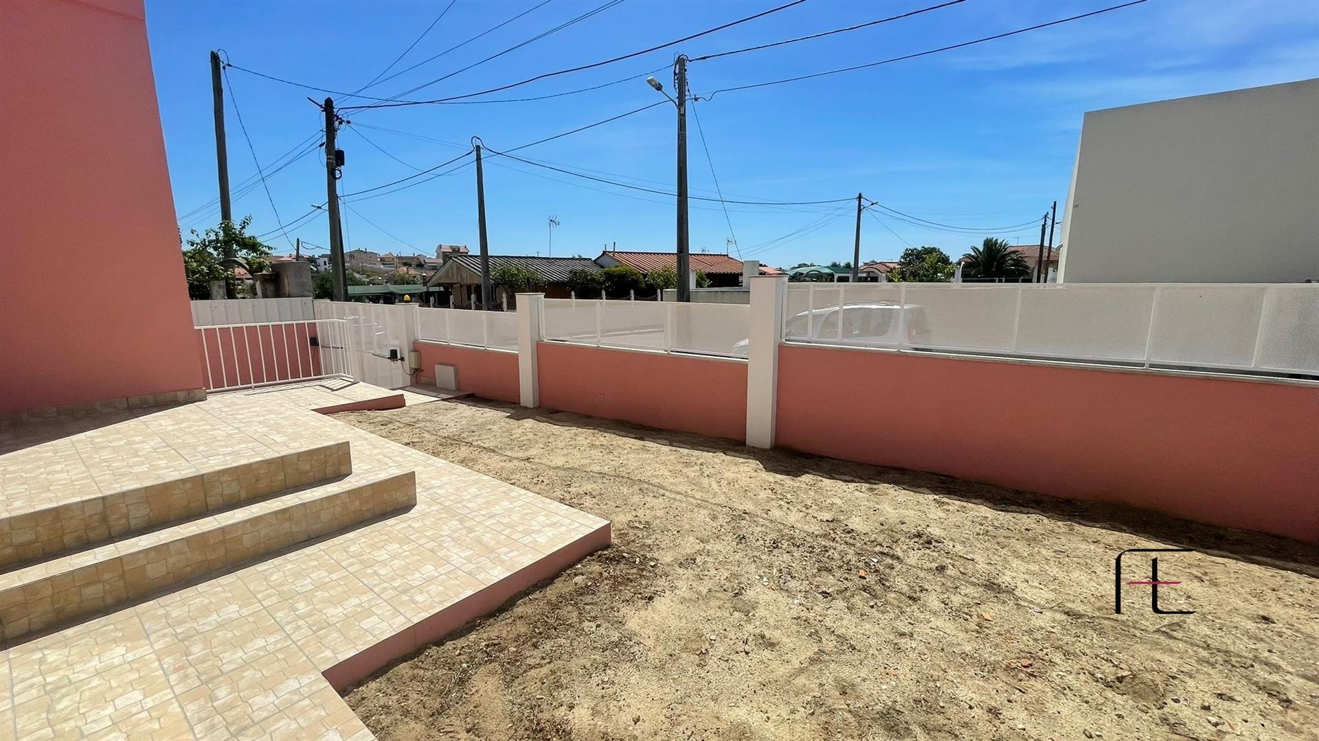 Moradia T4 Venda em Charneca de Caparica e Sobreda,Almada