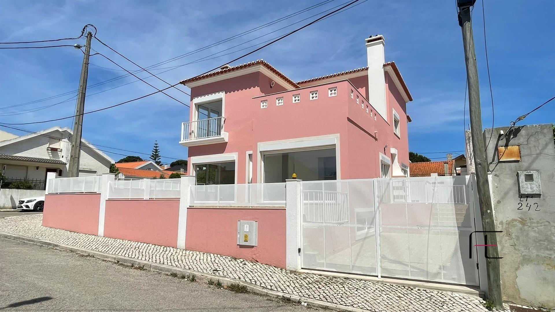 Moradia T4 Venda em Charneca de Caparica e Sobreda,Almada