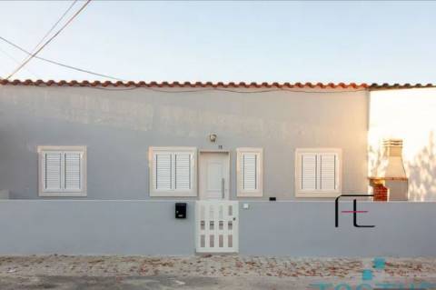 Moradia T2 Venda em Setúbal (São Sebastião),Setúbal