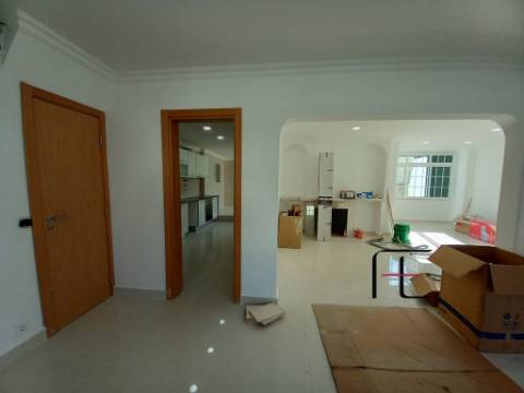 Moradia T3 Venda em Carcavelos e Parede,Cascais