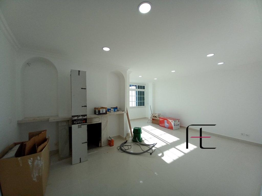 Moradia T3 Venda em Carcavelos e Parede,Cascais