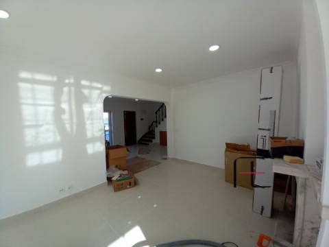 Moradia T3 Venda em Carcavelos e Parede,Cascais