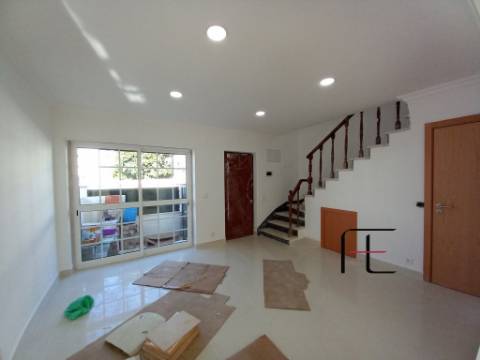 Moradia T3 Venda em Carcavelos e Parede,Cascais