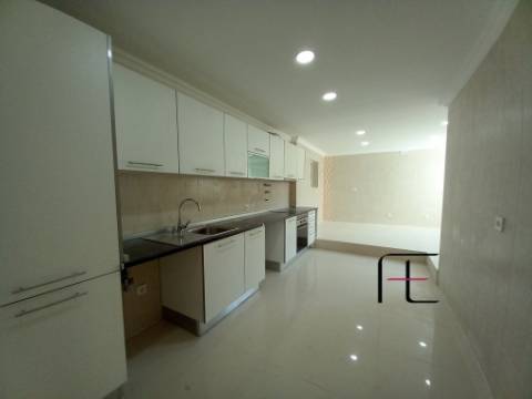 Moradia T3 Venda em Carcavelos e Parede,Cascais