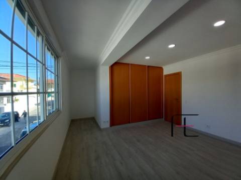 Moradia T3 Venda em Carcavelos e Parede,Cascais