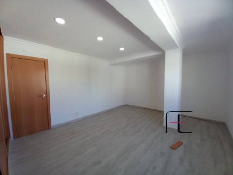 Moradia T3 Venda em Carcavelos e Parede,Cascais