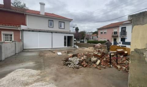 Moradia T3 Venda em Benfica,Lisboa