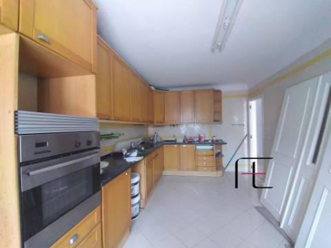 Moradia T7 Venda em Rio de Mouro,Sintra