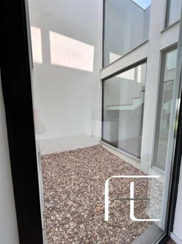 Moradia Geminada T4 Venda em Venteira,Amadora