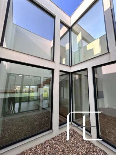 Moradia Geminada T4 Venda em Venteira,Amadora