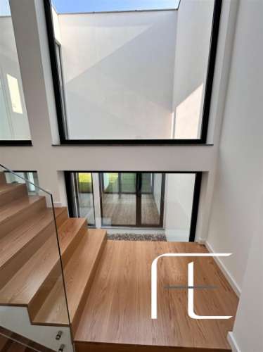 Moradia Geminada T4 Venda em Venteira,Amadora