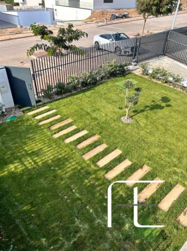 Moradia Geminada T4 Venda em Venteira,Amadora