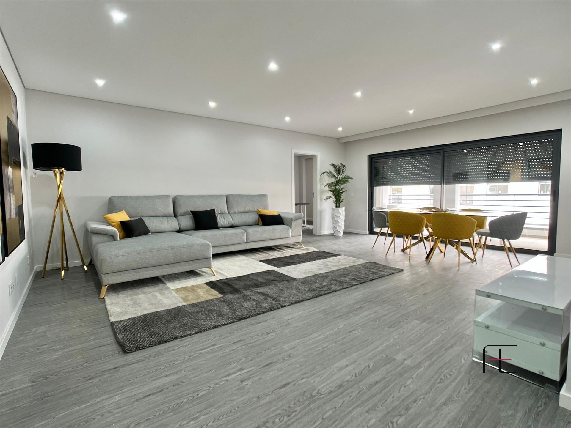 Apartamento T3 Venda em Quelfes,Olhão