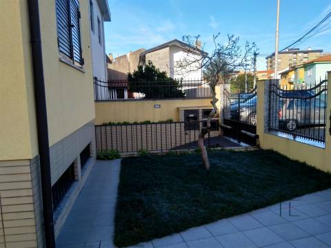 Moradia T4+1 Venda em São Mamede de Infesta e Senhora da Hora,Matosinhos