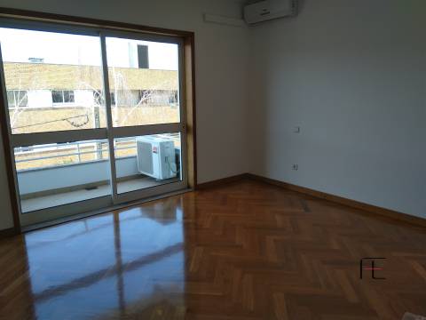 Moradia T5 Venda em Cidade da Maia,Maia