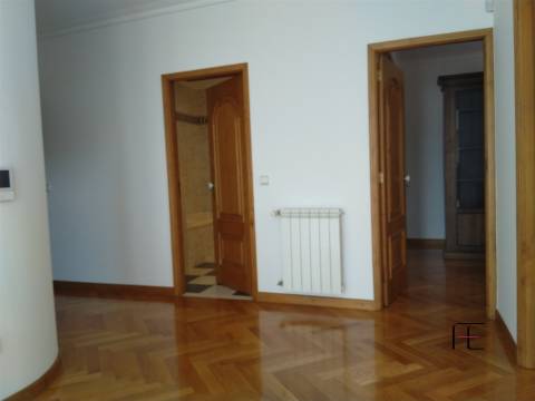 Moradia T5 Venda em Cidade da Maia,Maia