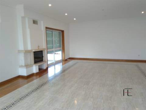 Moradia T5 Venda em Cidade da Maia,Maia