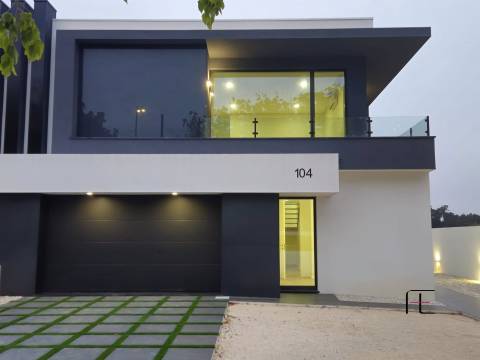 Moradia Geminada T4 Venda em Santa Joana,Aveiro