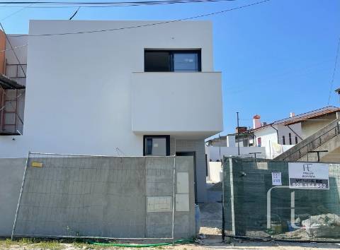 Moradia T3 Venda em Castêlo da Maia,Maia