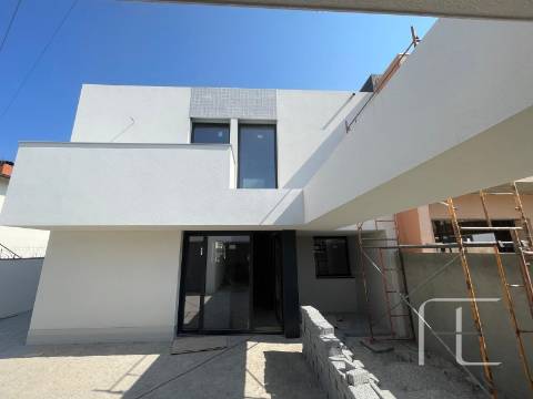 Moradia T3 Venda em Castêlo da Maia,Maia