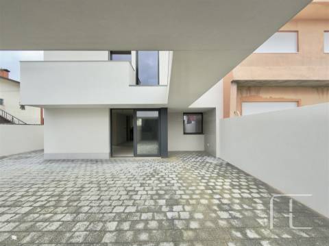 Moradia T3 Venda em Castêlo da Maia,Maia