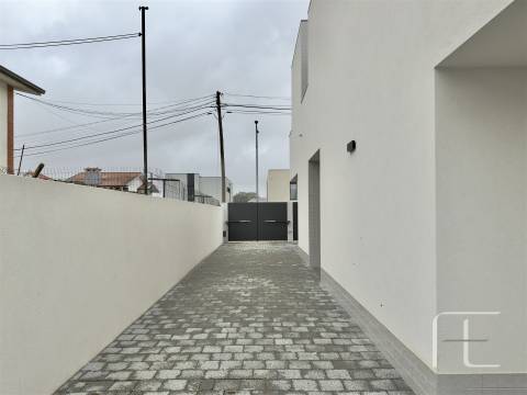 Moradia T3 Venda em Castêlo da Maia,Maia