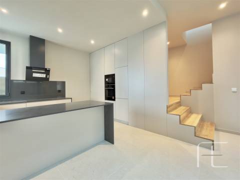 Moradia T3 Venda em Castêlo da Maia,Maia