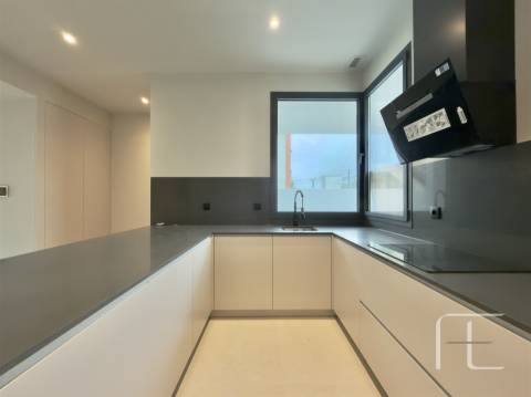 Moradia T3 Venda em Castêlo da Maia,Maia