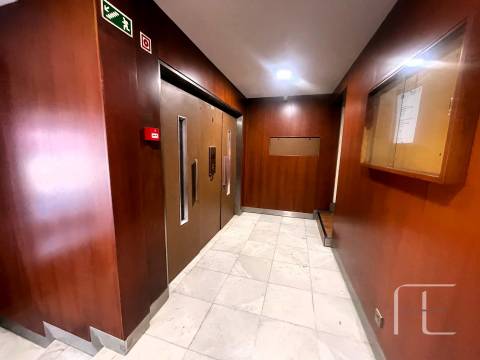 Escritório  Venda em Cedofeita, Santo Ildefonso, Sé, Miragaia, São Nicolau e Vitória,Porto