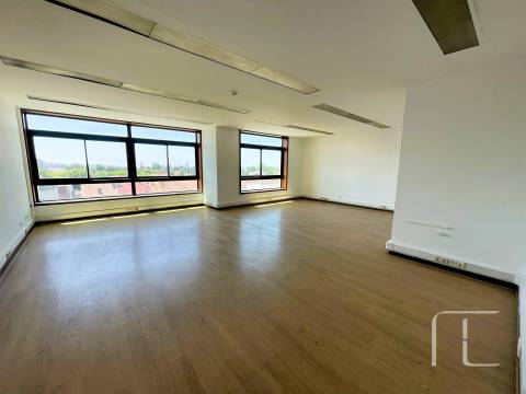 Escritório  Venda em Cedofeita, Santo Ildefonso, Sé, Miragaia, São Nicolau e Vitória,Porto