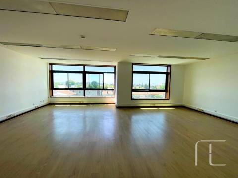 Escritório  Venda em Cedofeita, Santo Ildefonso, Sé, Miragaia, São Nicolau e Vitória,Porto