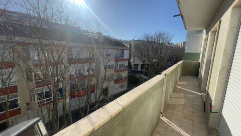 Apartamento T3 Venda em Águas Livres,Amadora