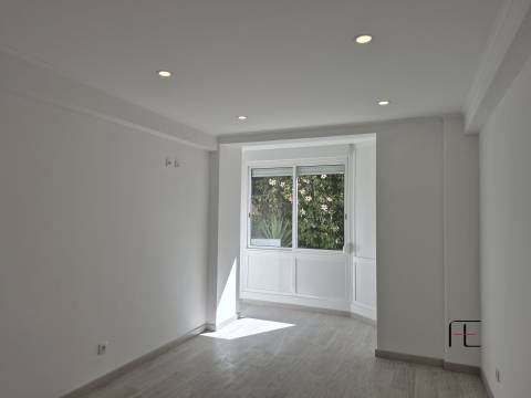 Apartamento T2 Venda em Águas Livres,Amadora