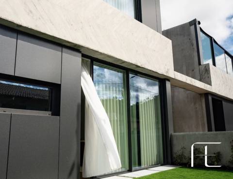 Moradia Geminada T4 Venda em Monte Córdova,Santo Tirso