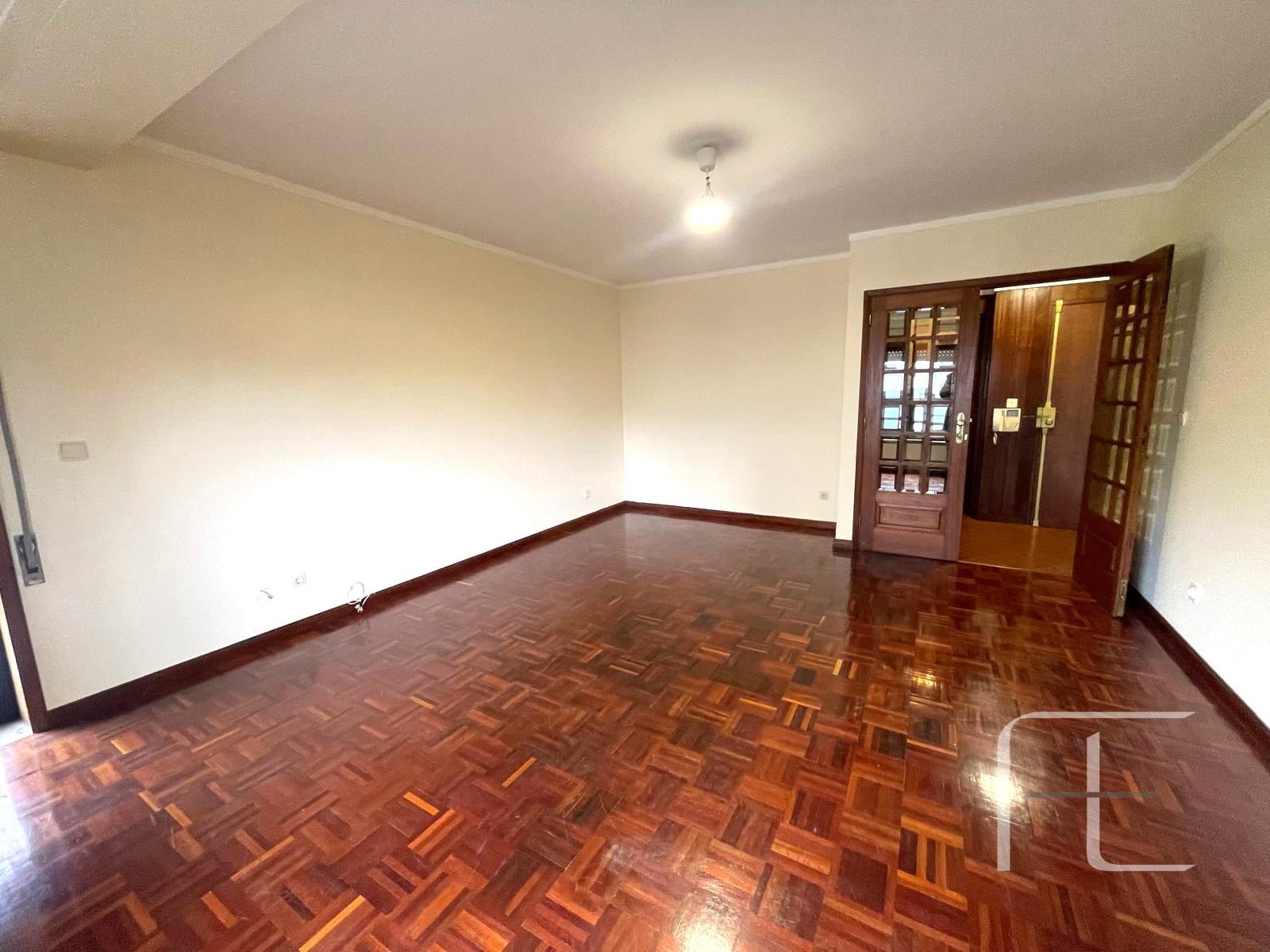 Apartamento T3 Arrendamento em Paranhos,Porto