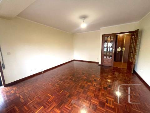 Apartamento T3 Arrendamento em Paranhos,Porto