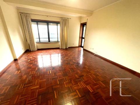 Apartamento T3 Arrendamento em Paranhos,Porto